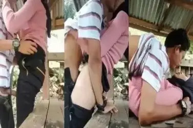 Skandal Jilbab ABG Mesum Ngentot Di Pos Ronda