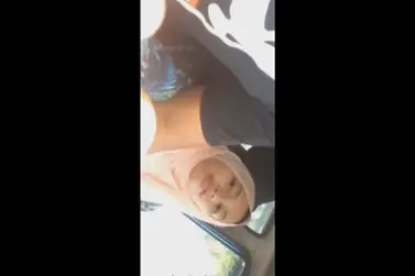 Skandal Pasangan Jilbab Indo Berawal Dari Dalam Mobil Viral